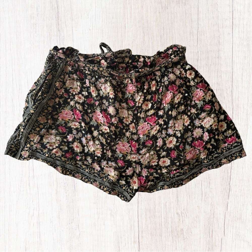 American Eagle Floral Paperbag Gauze Shorts size XL - Picture 2 of 4